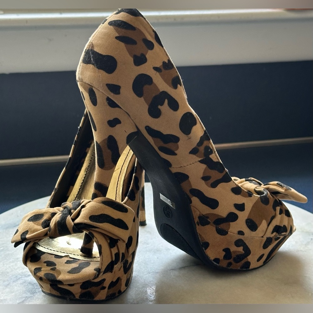JustFab Browns & Black Leopard Animal Print Pep Toe Bow Stiletto Heels Sz 10.